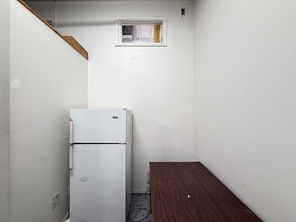 3rd image of 610 N Albany Ave #Fs