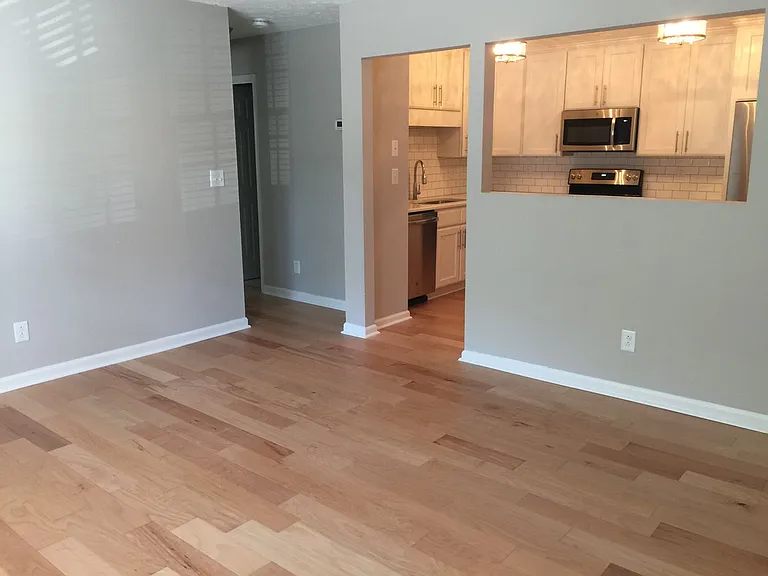 904 Norwood St — Photo 7