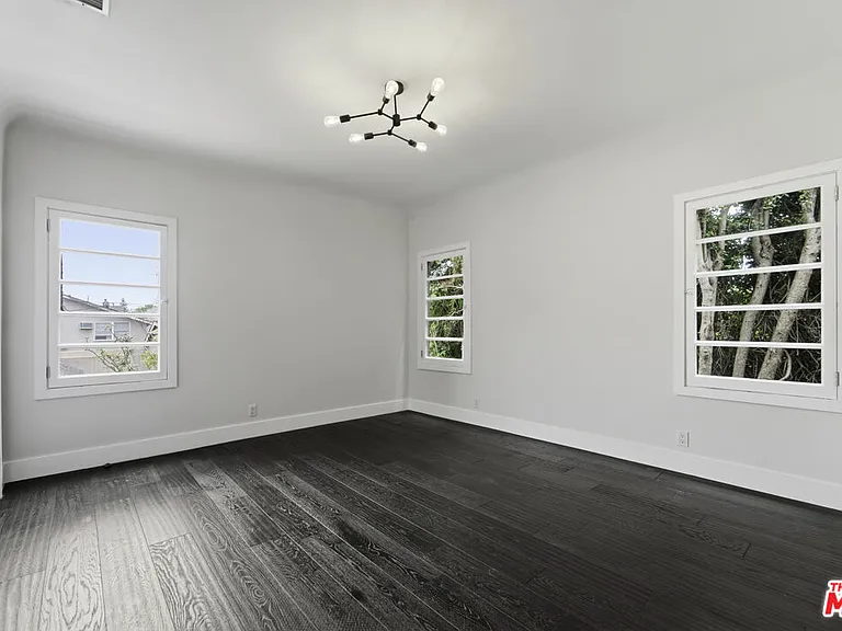 920 N Genesee Ave — Photo 10