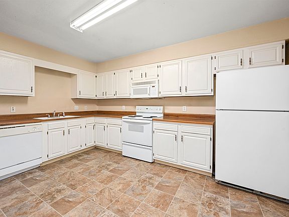 5th image of 559 W Pabor Way APT 2
