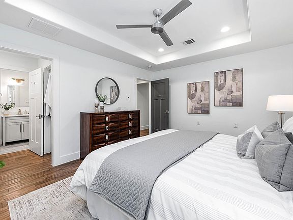 5th image of 8703 Manhattan Drive