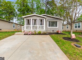 63 E Willow Dr, Newnan, GA 30263