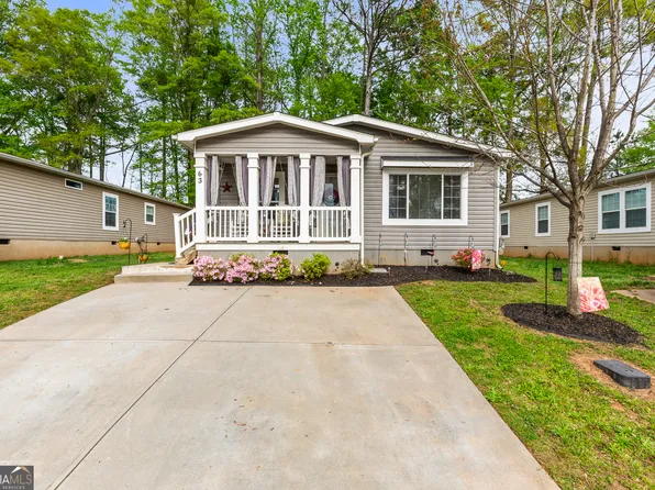 63 E Willow Dr, Newnan, GA 30263