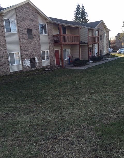 2nd image of 105 S Harris Rd