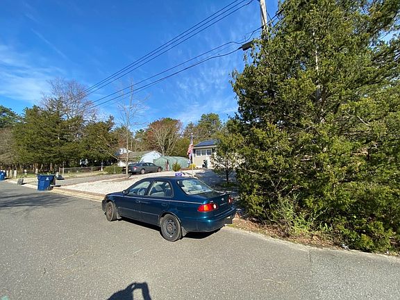 2nd image of 6 Dartmouth Dr