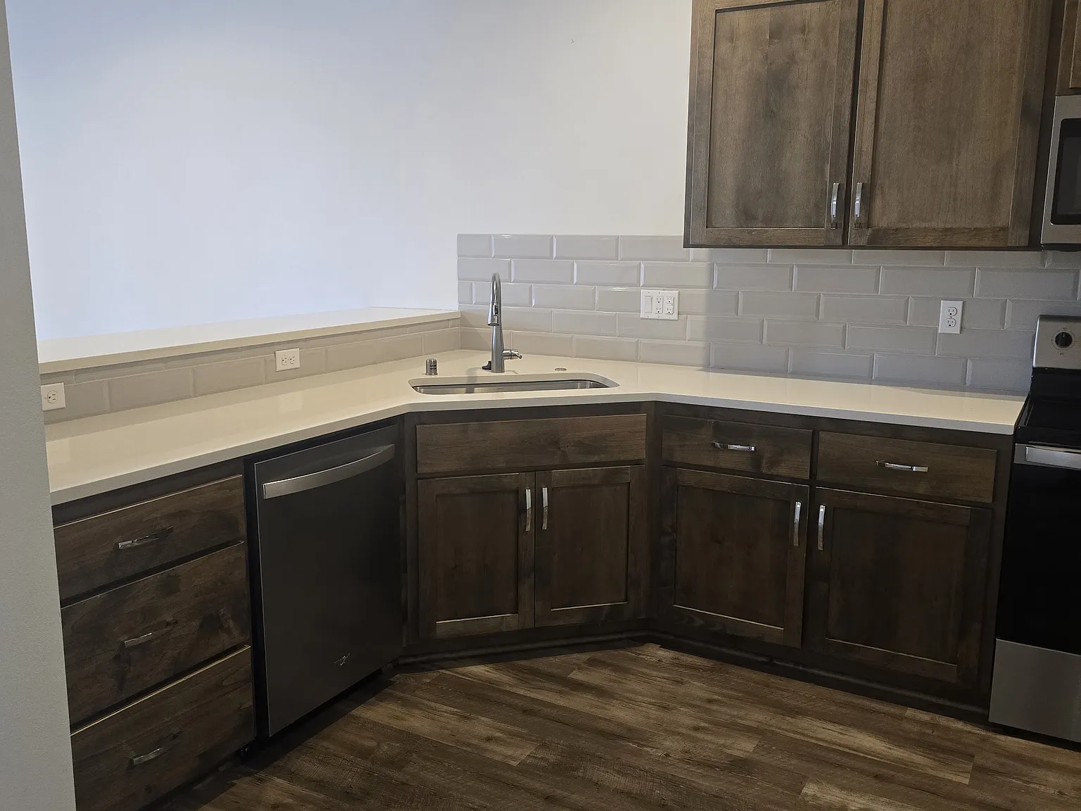 3 bed, 2.5 bath, 1854 sqft, $2,495 — Photo 4