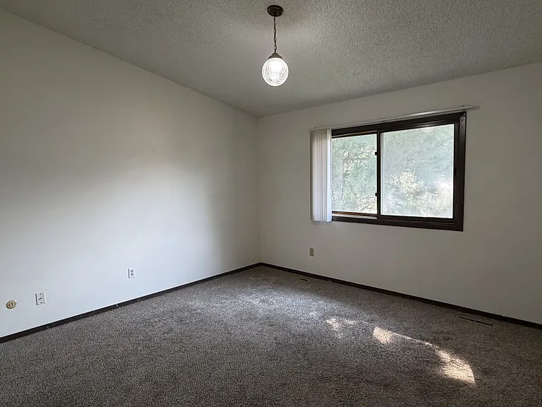 1031 Davidson Dr — Photo 14