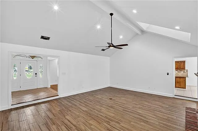 401 Starling Dr — Photo 6