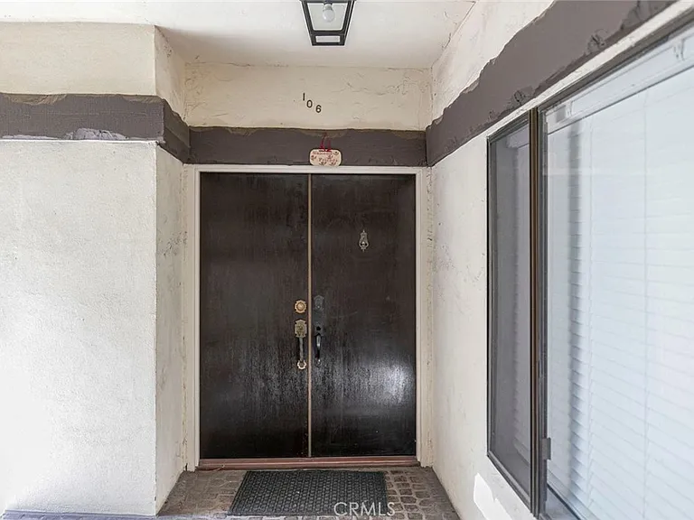 234 N Kenwood St — Photo 4