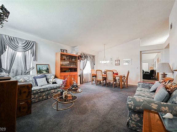 4th image of 9845 Pioneer Ave