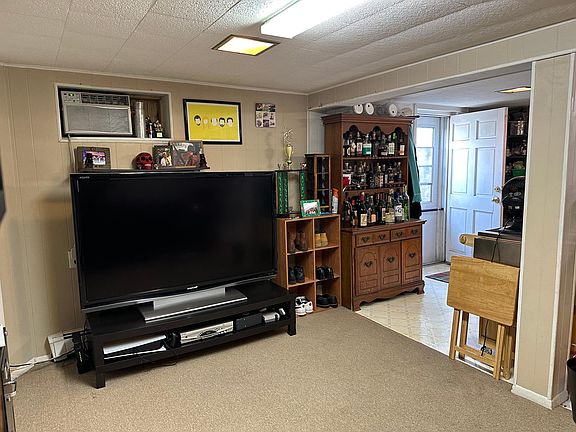 4th image of 620 Stewart Ave
