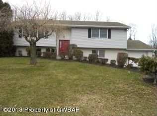 10 Cherrywood Dr, Wilkes Barre, PA 18702