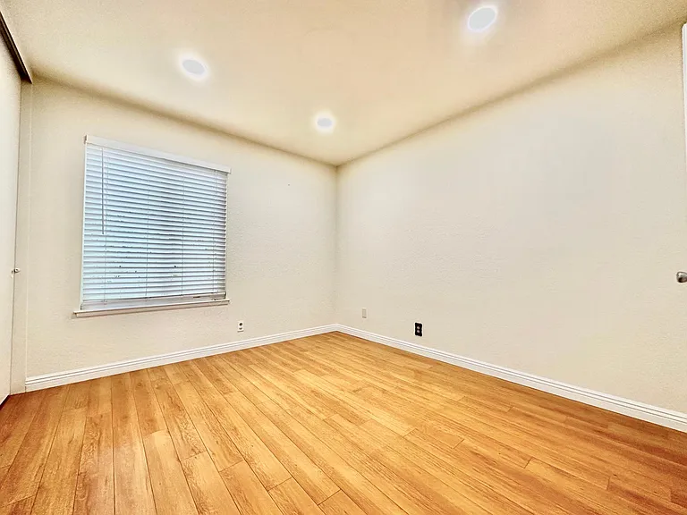 13103 Beach St — Photo 10