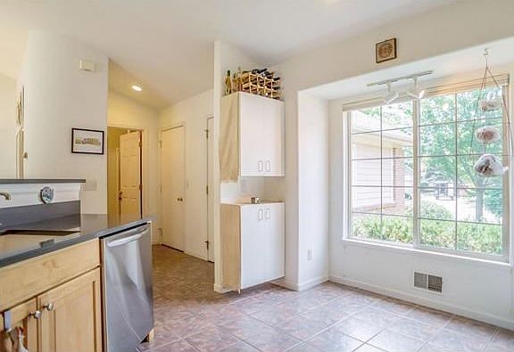 4th image of 4014 Boulder Pond Dr