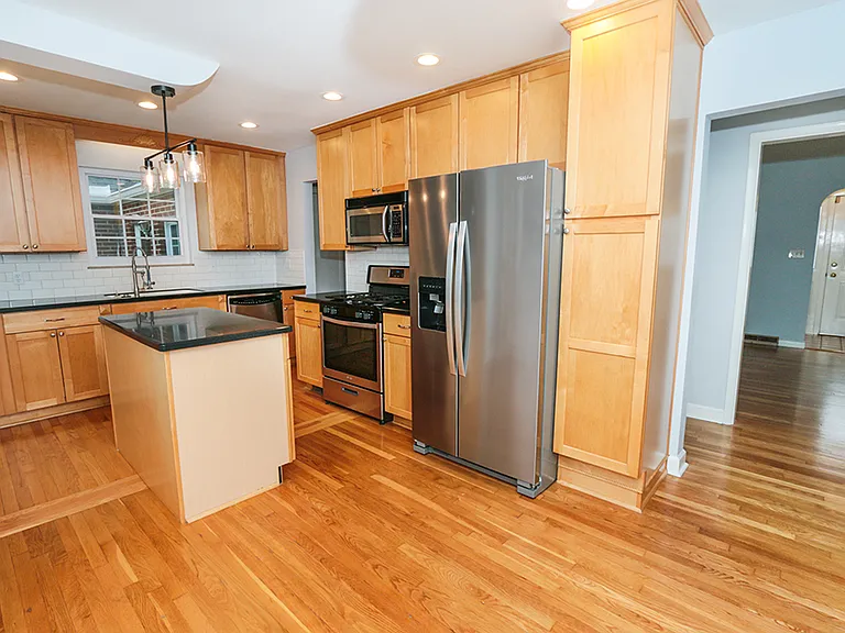 62 Edgevale Rd — Photo 8