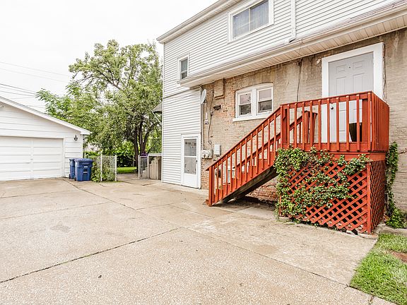 2nd image of 2028 S 3rd Ave W