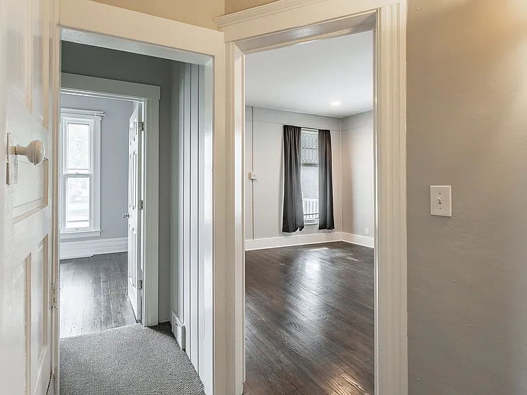 409 E 6th St #2 — Photo 13