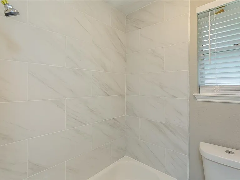 2715 Colony Dr — Photo 13