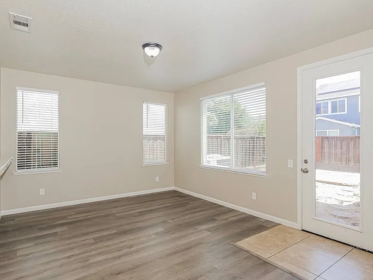 2742 Cobbler St — Photo 3