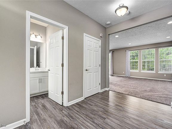 5th image of 9000 Shady Elm Ln