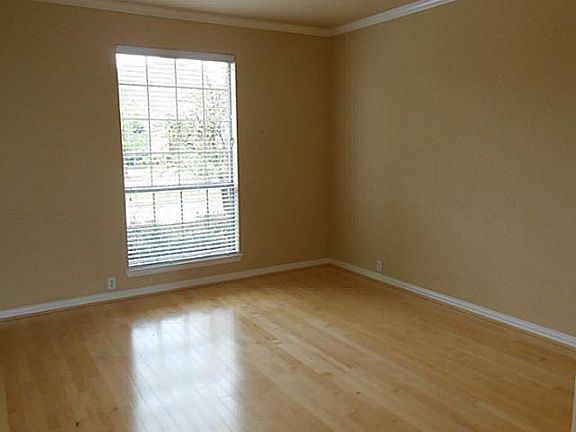 2nd image of 8100 Yellowstone Dr