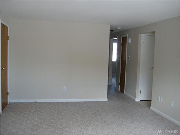 4th image of 105 Old Lyme Dr APT 1