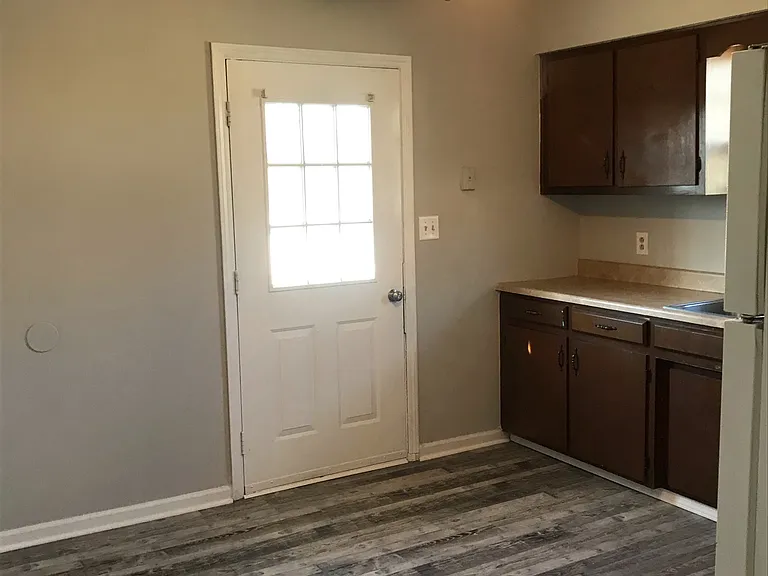100 Grant Dr — Photo 7