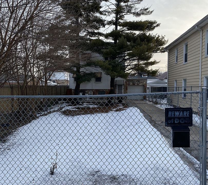 1st image of 8505 S Essex Ave