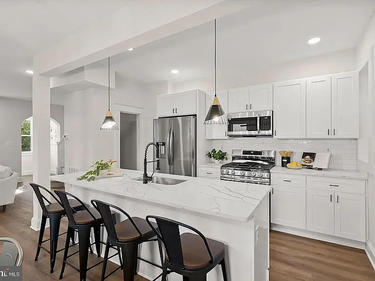 614 Stamford Rd — Photo 3