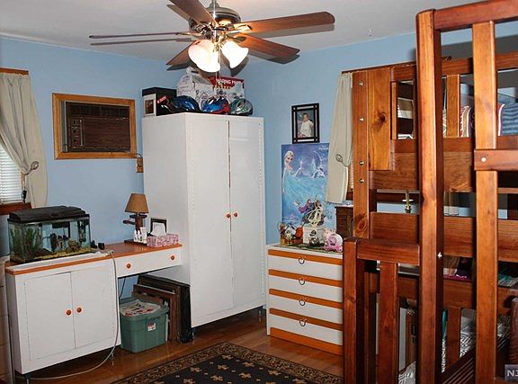 4th image of 7-31 Cedar St #1X