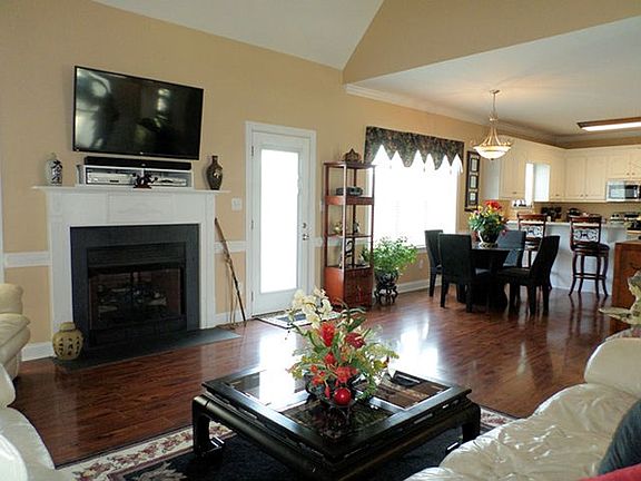 5th image of 202 Spoonbill Dr