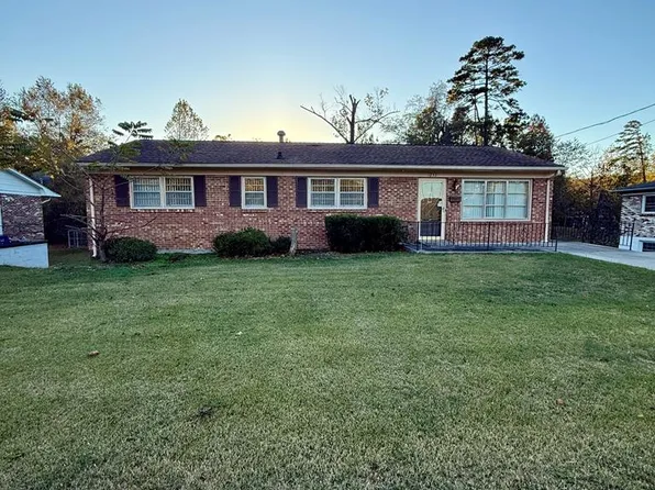 1232 Pumpkin Creek Ln, Danville, VA 24541