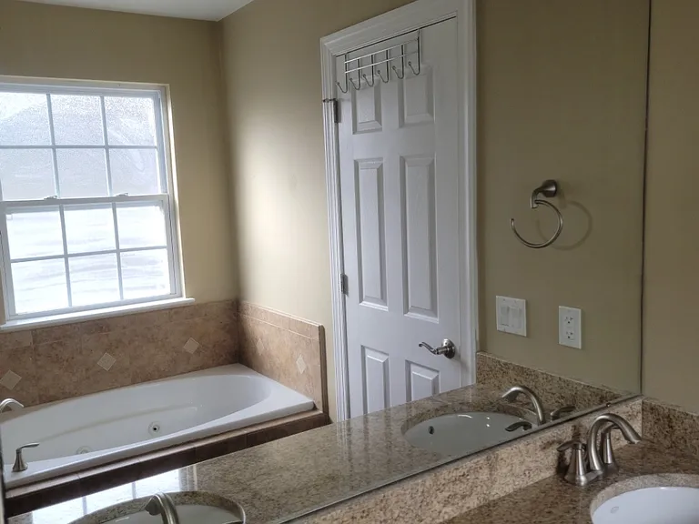2325 Keith St — Photo 15