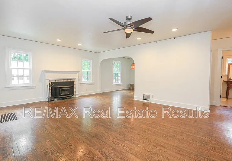 610 N Olive Ave — Photo 11
