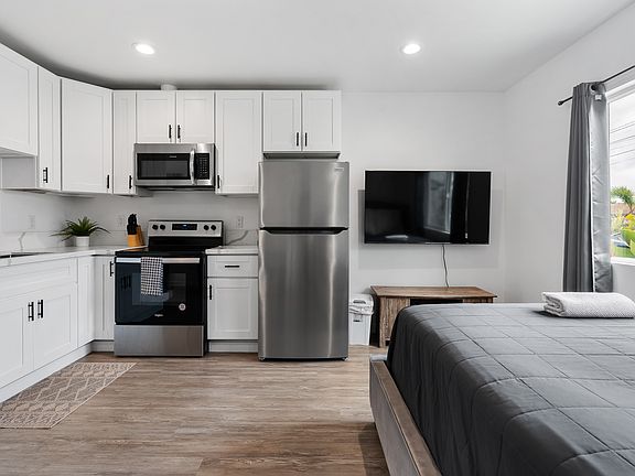 2nd image of 4166 Cole Way