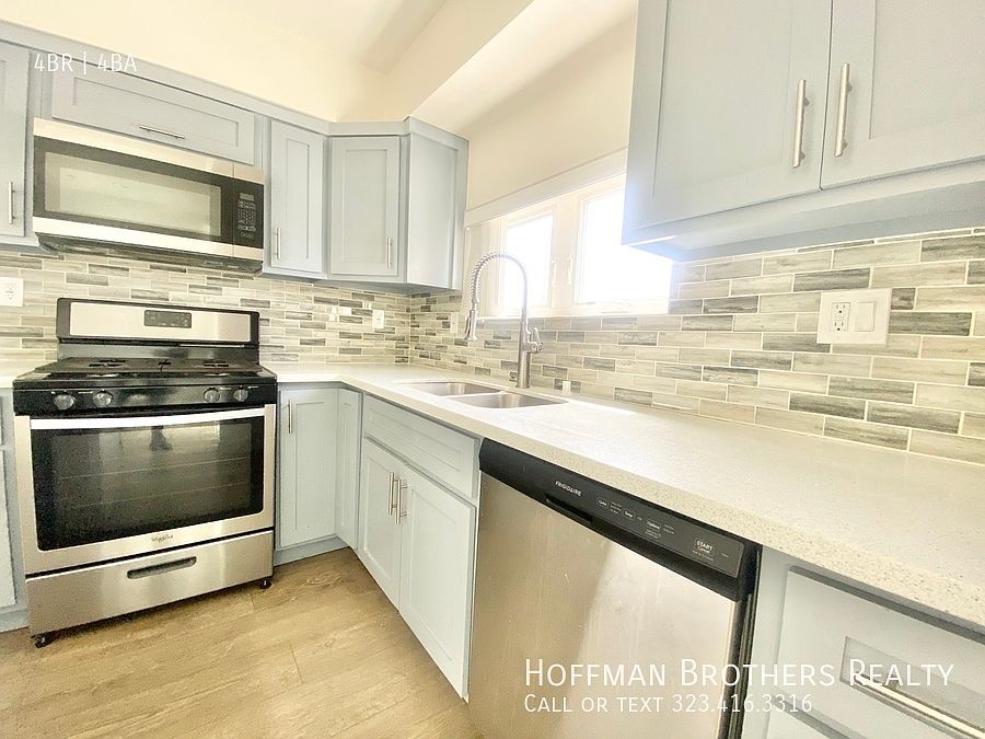 1st image of 11207 Oxnard St #B