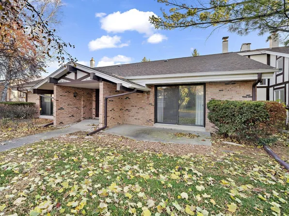 N17W5403 Garfield COURT, Cedarburg, WI 53012