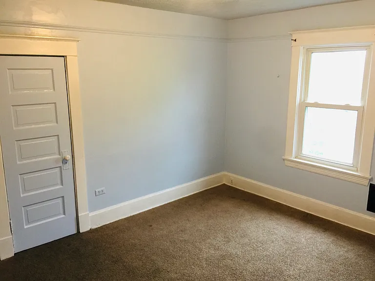 1626 Manhattan Ave — Photo 10