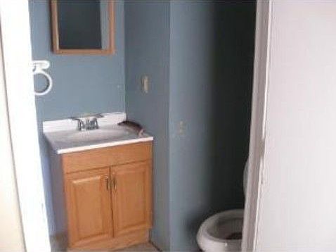 3rd image of 2420 Broadway Dr