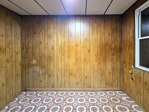 2nd image of 323 Summit Ave Floor 2