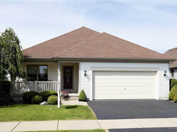 11 Saint Davids Rd, Lancaster, NY 14086