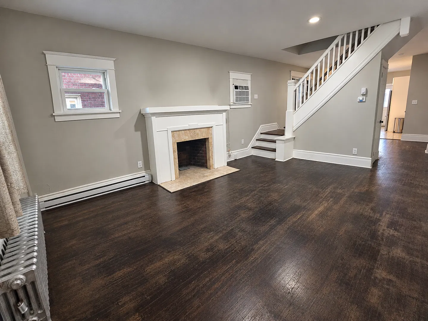 Available For Now!! 3br/1ba With Garage!! — Photo 4