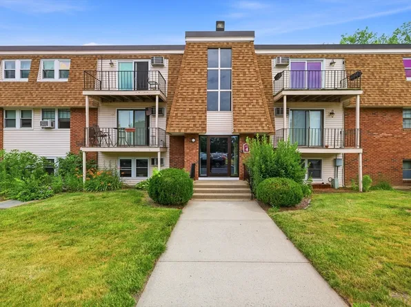80 Damon Rd APT 4302, Northampton, MA 01060
