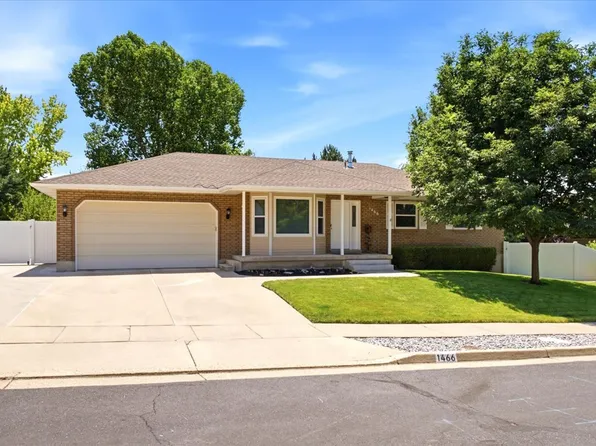 1466 Oakridge Dr, Layton, UT 84040