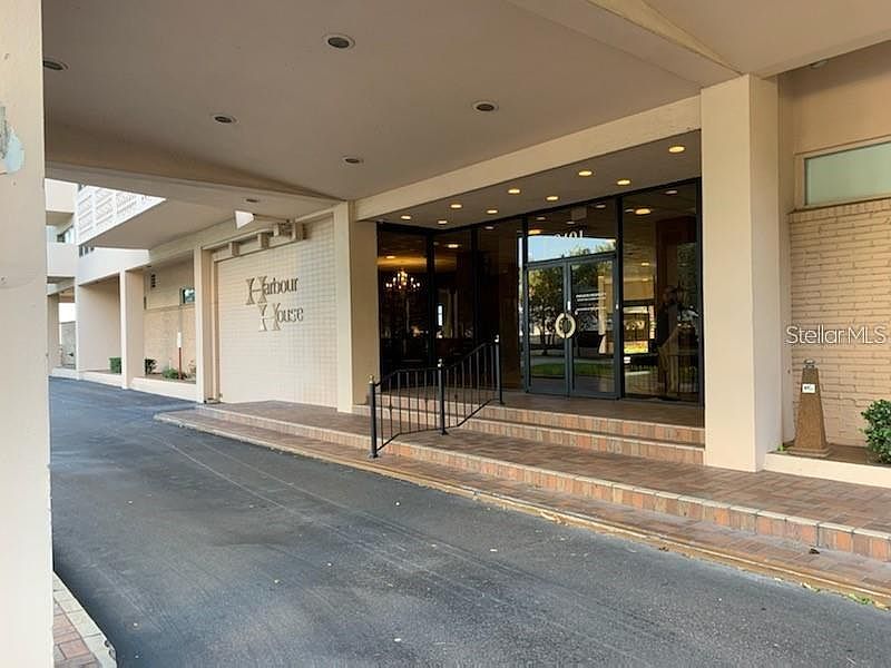 1st image of 2401 Bayshore Blvd Unit 1004