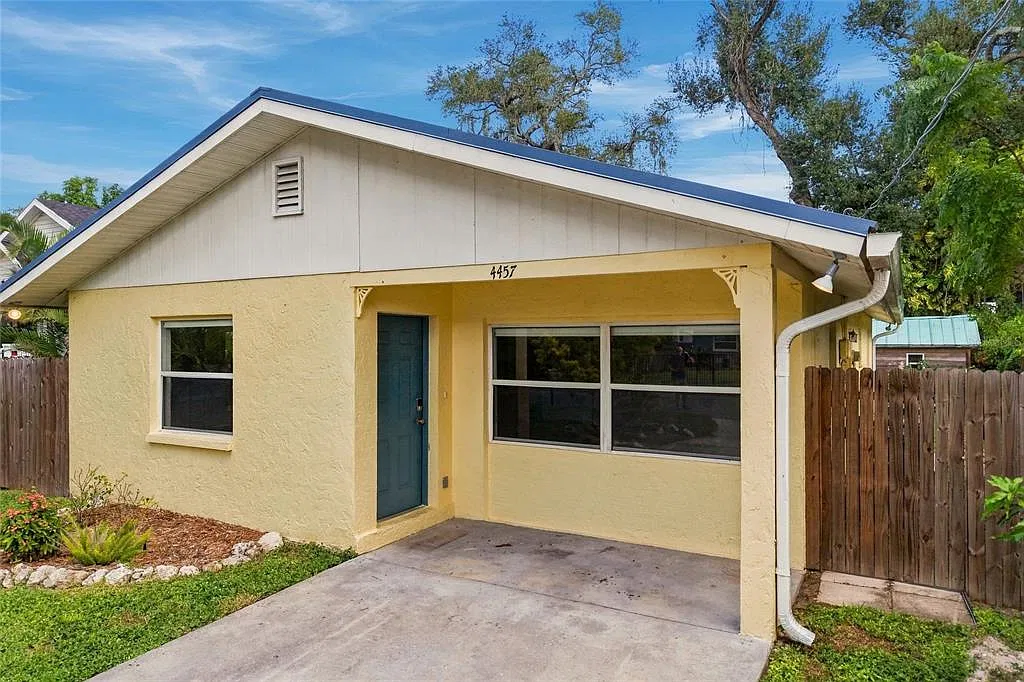 3 bed, 1.5 bath, 1344 sqft, $2,400 — Photo 3