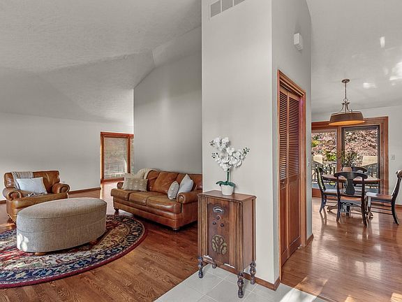 5th image of 4203 E 43rd Ave