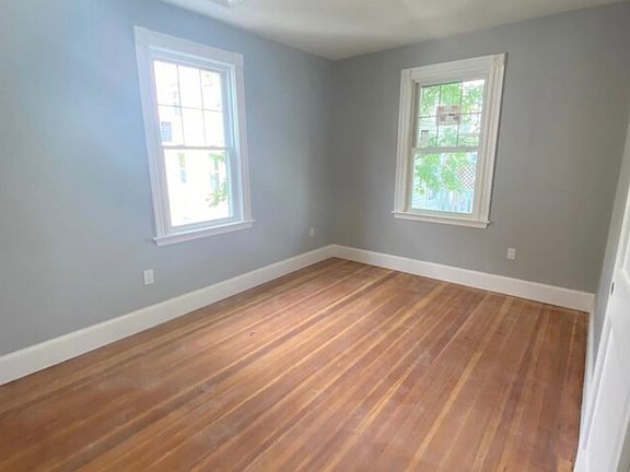 5th image of 32 Putnam Ave #4