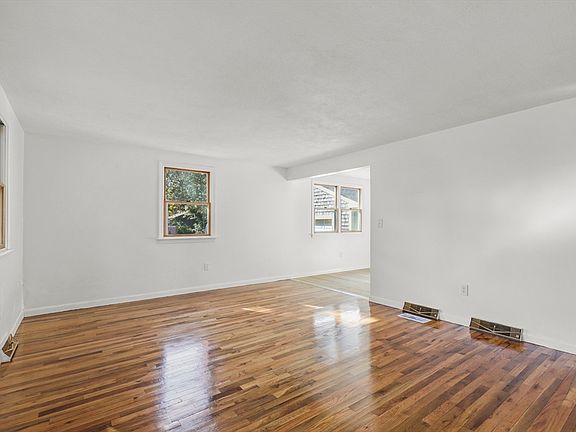 3rd image of 97 Antlers Shore Dr