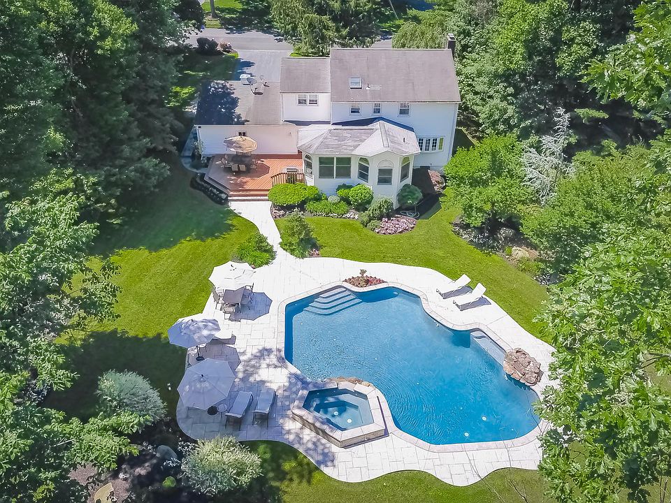 1st image of 16 Marget Ann Ln
